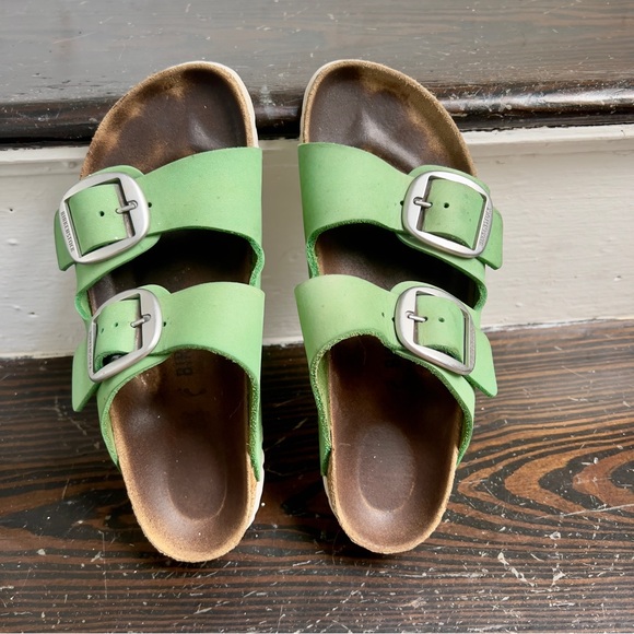 Arizona Big Buckle Leather Birkenstocks. Green. Size 39 - Picture 6 of 9